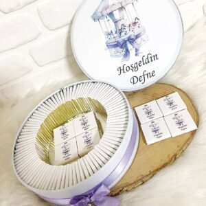 100 Adet Lila Atlı Karınca Temalı İsme Özel Hoşgeldin Kız Bebek Hediyelik Çikolata