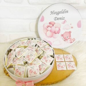 80 Adet Pembe Bulutta Ayıcık Temalı İsme Özel Hoşgeldin Kız Bebek Hediyelik Çikolata