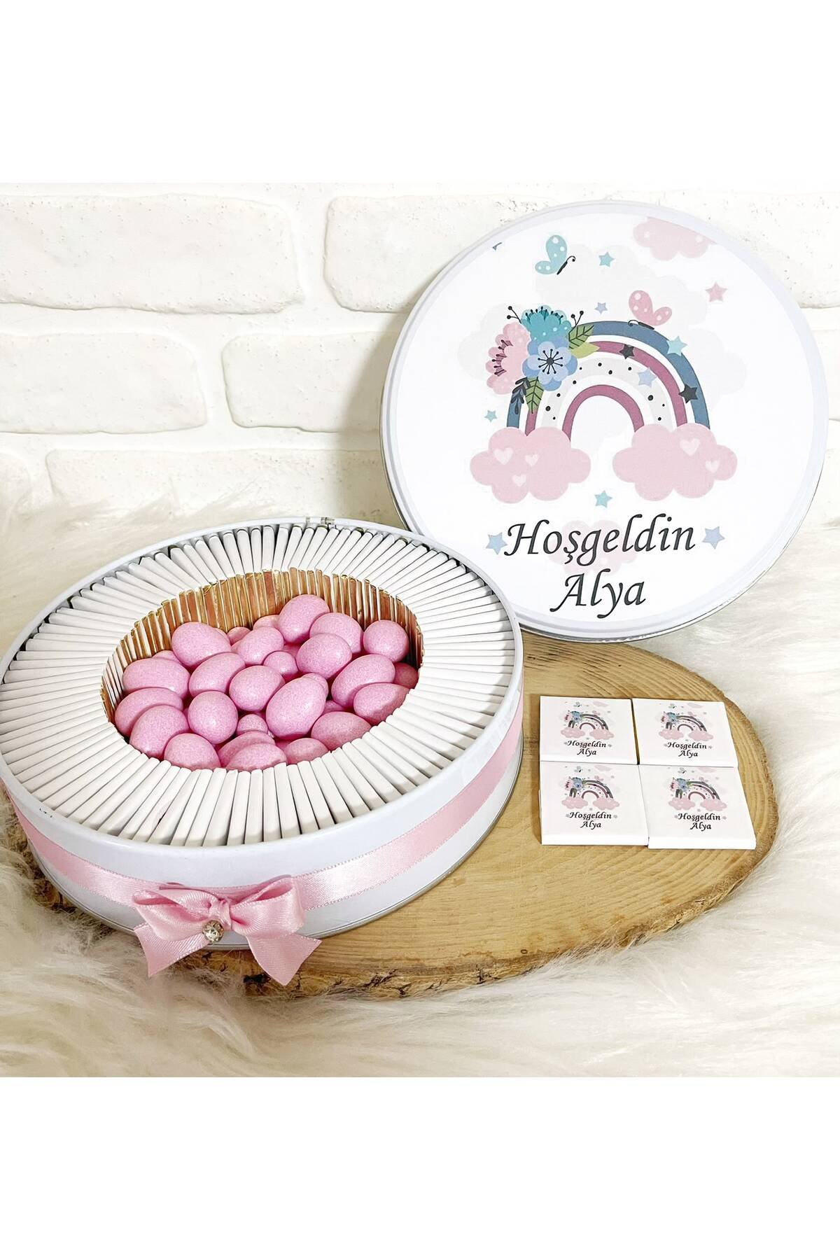 80 Adet+200 Gr Drajeli Pembe Çiçekli Gökkuşağı Temalı İsme Özel Hoşgeldin Kız Bebek Hediyelik Çikolata - Görsel 2