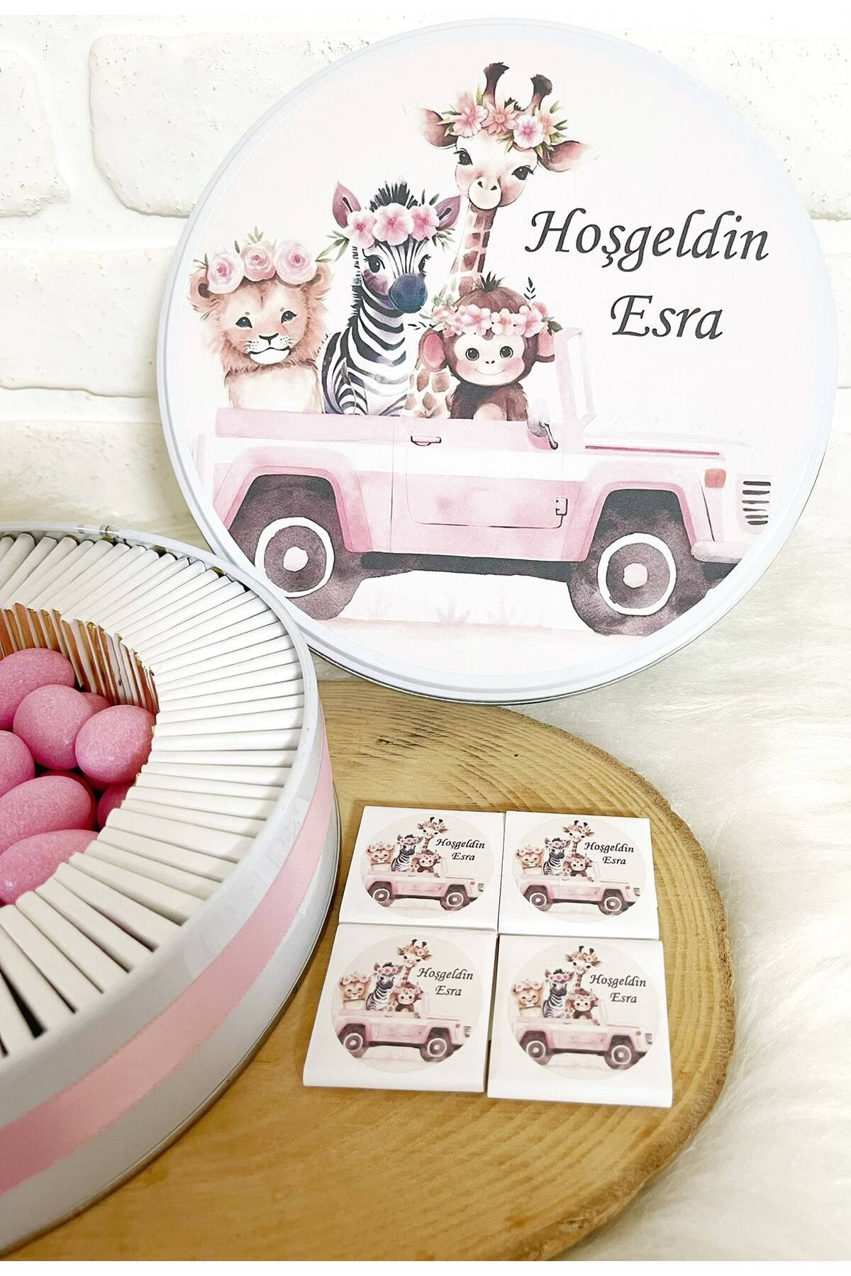 200 Adet +200 Gr Drajeli Pembe Arabalı Safari Temalı İsme Özel Hoşgeldin Kız Bebek Hediyelik Çikolata - Görsel 3