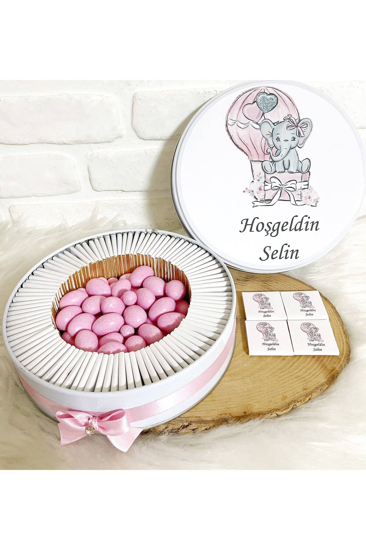 100 Adet+200 Gr Drajeli Pembe Filli Uçan Balon Temalı İsme Özel Hoşgeldin Kız Bebek Hediyelik Çikolata