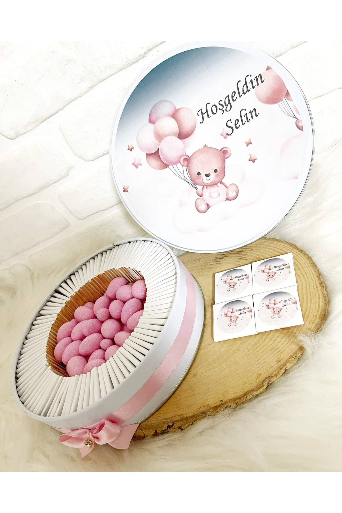 150 Adet+200 Gr Drajeli Pembe Baloncuklu Ayıcık İsme Özel Hoşgeldin Kız Bebek Hediyelik Çikolata