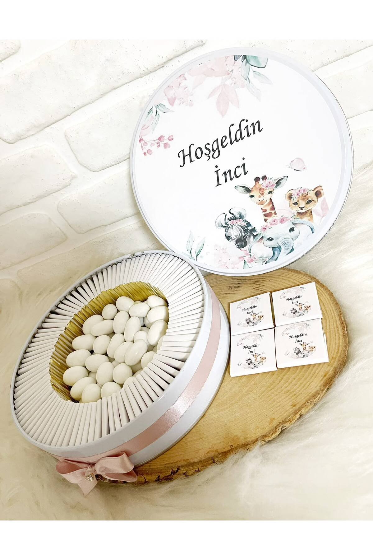 100 Adet+200 Gr Drajeli Yapraklı Pembe Safari Temalı İsme Özel Hoşgeldin Kız Bebek Hediyelik Çikolata - Görsel 2
