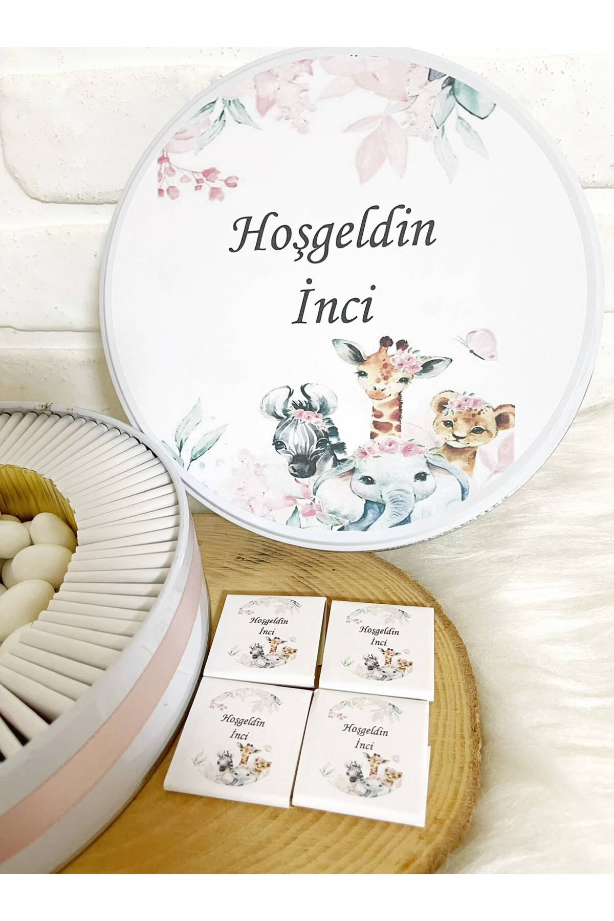 100 Adet+200 Gr Drajeli Yapraklı Pembe Safari Temalı İsme Özel Hoşgeldin Kız Bebek Hediyelik Çikolata - Görsel 3