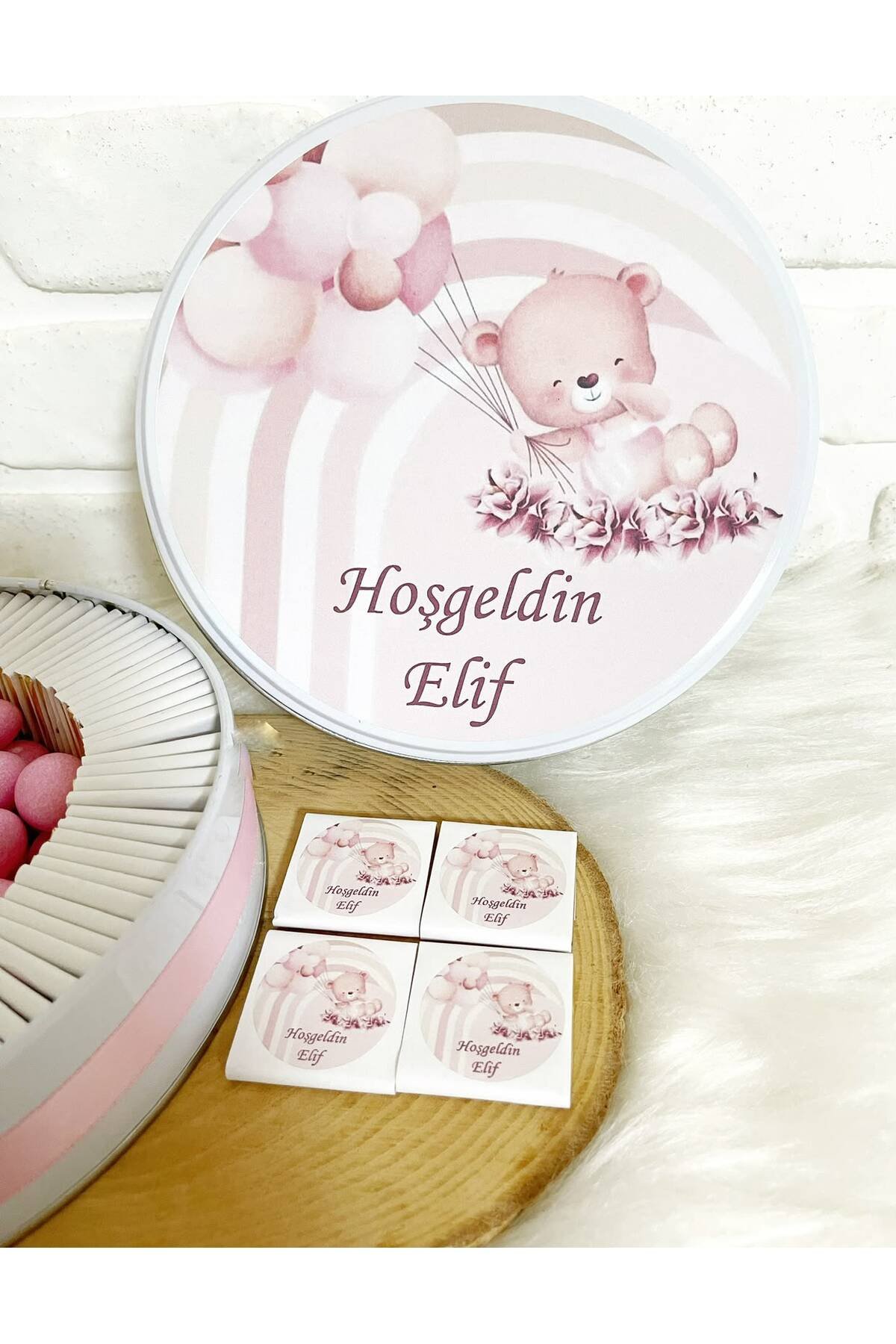 100 Adet+200 Gr Drajeli Gökkuşağında Balon Tutan Ayıcık Temalı İsme Özel Hoşgeldin Kız Bebek Hediyelik Çikolata - Görsel 3