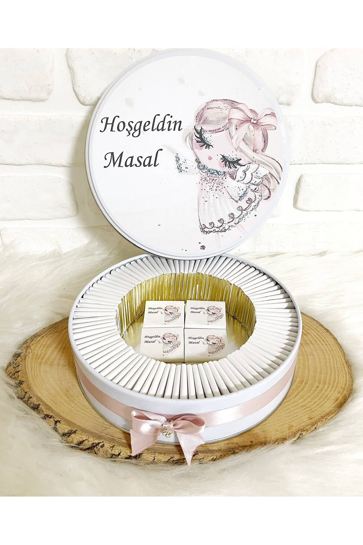 150 Adet Süslü Kız Temalı İsme Özel Hoşgeldin Kız Bebek Hediyelik Çikolata - Görsel 3