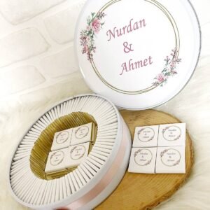 100 Adet Pembe Gül Temalı İsme Özel Nişan-Nikah-Söz-Düğün-Bohça Hatırası Hediyelik Çikolata
