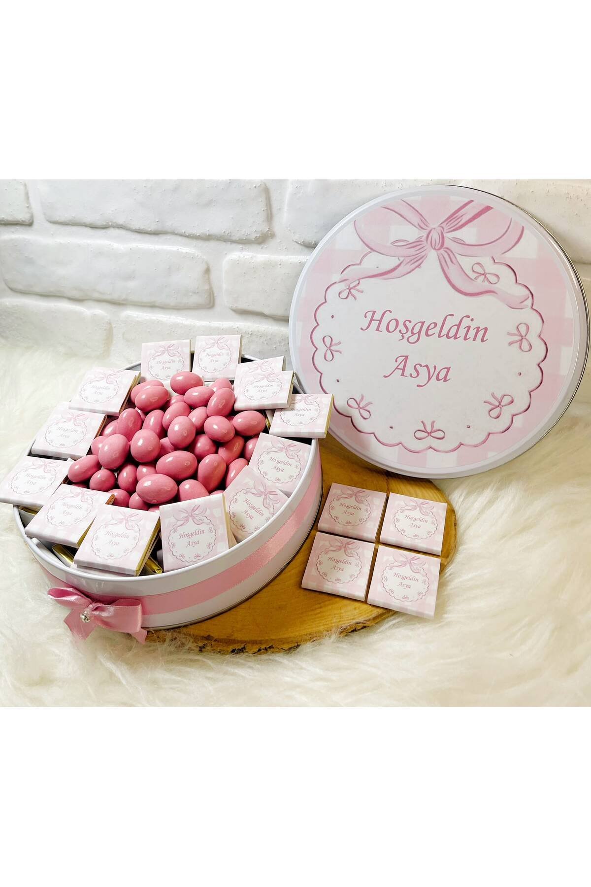 50 Adet+200 Gr Drajeli Pembe Kurdeleli Model 2 İsme Özel Hoşgeldin Kız Bebek Hediyelik Çikolata