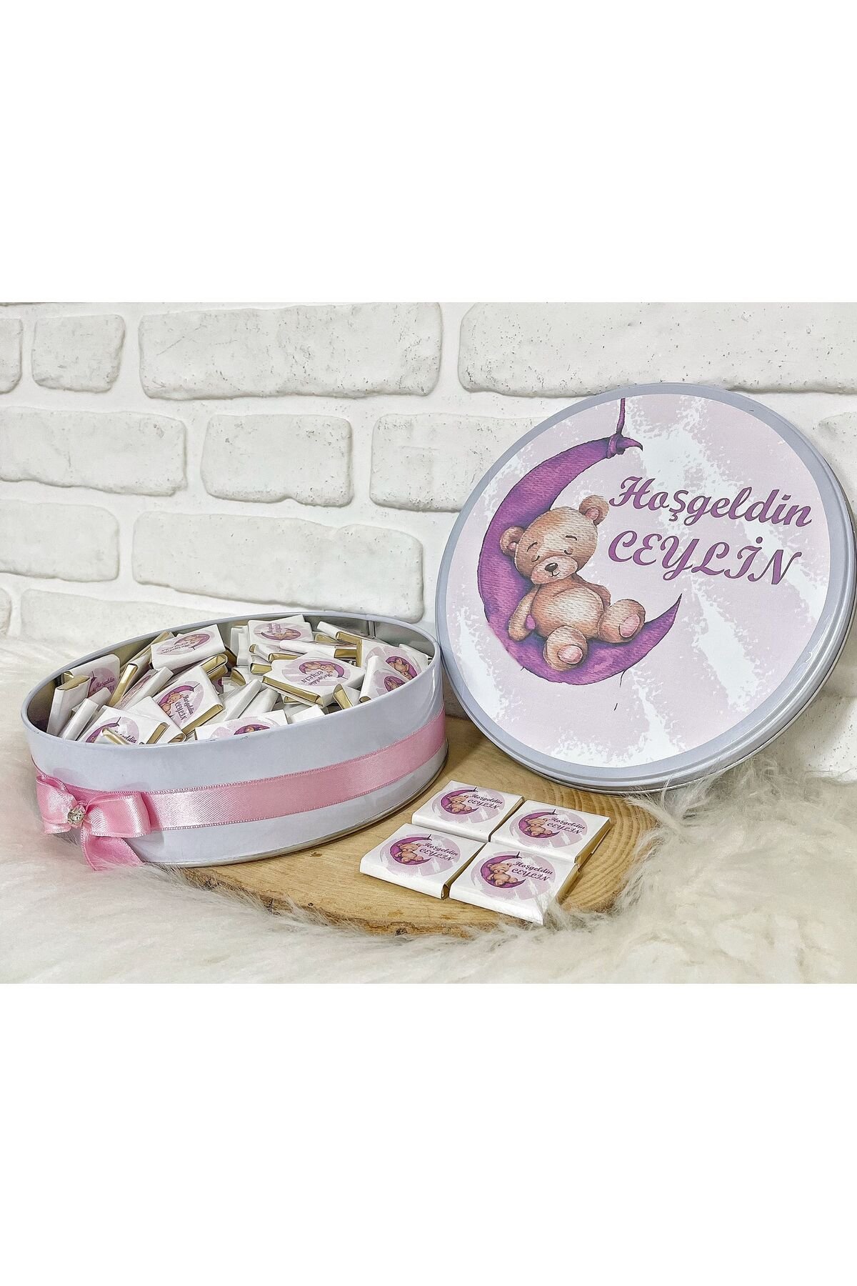 100 Adet Ayda Uyuyan Pembe Ayıcık Temalı İsme Hoşgeldin Kız Bebek Hediyelik Çikolata