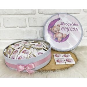 100 Adet Ayda Uyuyan Pembe Ayıcık Temalı İsme Hoşgeldin Kız Bebek Hediyelik Çikolata