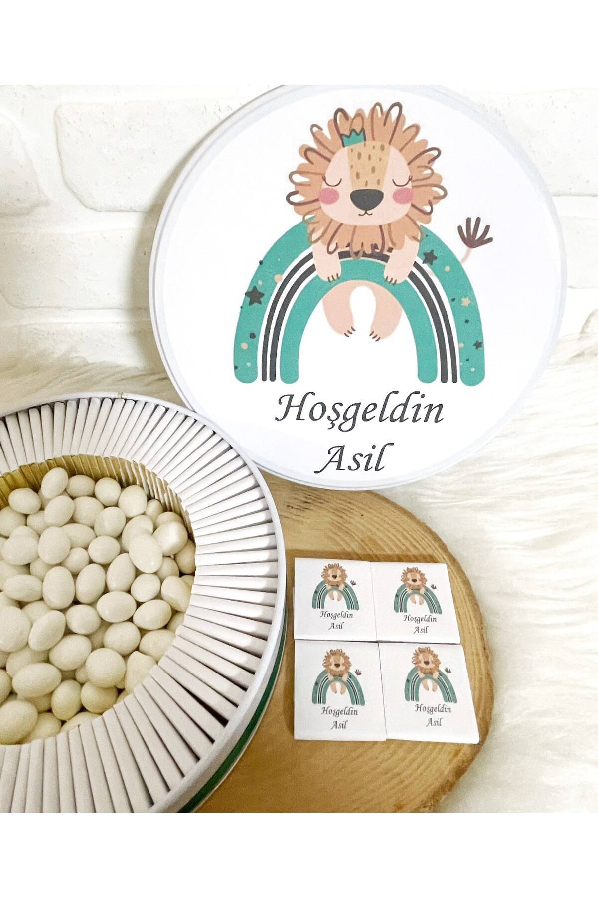 80 Adet + 200 Gr Drajeli Gökkuşağında Aslancık Temalı İsme Özel Hoşgeldin Erkek Bebek Hediyelik Çikolata - Görsel 3