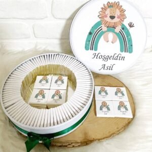 150 Adet Gökkuşağında Aslancık Temalı İsme Özel Hoşgeldin Erkek Bebek Hediyelik Çikolata
