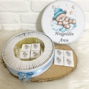 150 Adet Pofuduk Bulutta Uyuyan Ayıcık Temalı İsme Özel Hoşgeldin Erkek Bebek Hediyelik Çikolata