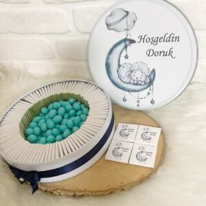 200 Adet+200 Gr Drajeli Ayda Uyuyan Kuzucuk Temalı İsme Özel Hoşgeldin Erkek Bebek Hediyelik Çikolata
