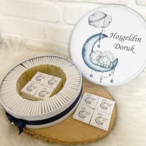 100 Adet Ayda Uyuyan Kuzucuk Temalı İsme Özel Hoşgeldin Erkek Bebek Hediyelik Çikolata