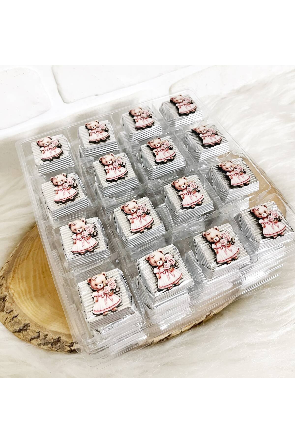 50 Adet (yaklaşık 1 Kg) Pembe Ayıcık Temalı Ahşap Figürlü Kız Bebek Hoşgeldin-Doğumgünü Hediyelik Gümüş Kalın Madlen Çikolata - Görsel 2