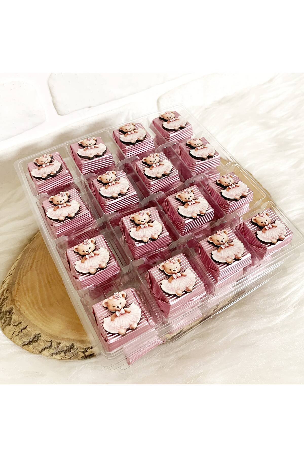 50 Adet (yaklaşık 1 Kg) Pembe Tütülü Ayıcık Temalı Ahşap Figürlü Kız Bebek Hoşgeldin-Doğumgünü Hediyelik Kalın Madlen Çikolata - Görsel 2