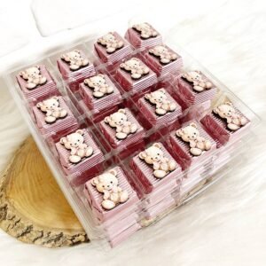 50 Adet (yaklaşık 1 Kg) Pembe Sevimli Ayıcık Temalı Ahşap Figürlü Kız Bebek Hoşgeldin-Doğumgünü Hediyelik Kalın Madlen Çikolata