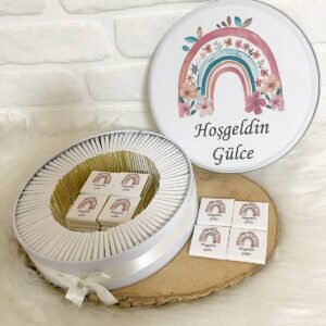100 Adet Çiçekli Gökkuşağı Konsept İsme Özel Hoşgeldin Kız Bebek Hediyelik Çikolata