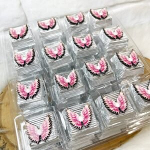 50 Adet (yaklaşık 1 Kg) Melek Kanadı Temalı Ahşap Figürlü Kız Bebek Hoşgeldin-Doğumgünü Hediyelik Kalın Madlen Çikolata