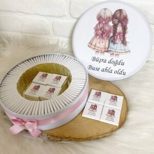 100 Adet Kız Kardeşler Temalı İsme Özel Hoşgeldin Kız Bebek Hediyelik Çikolata