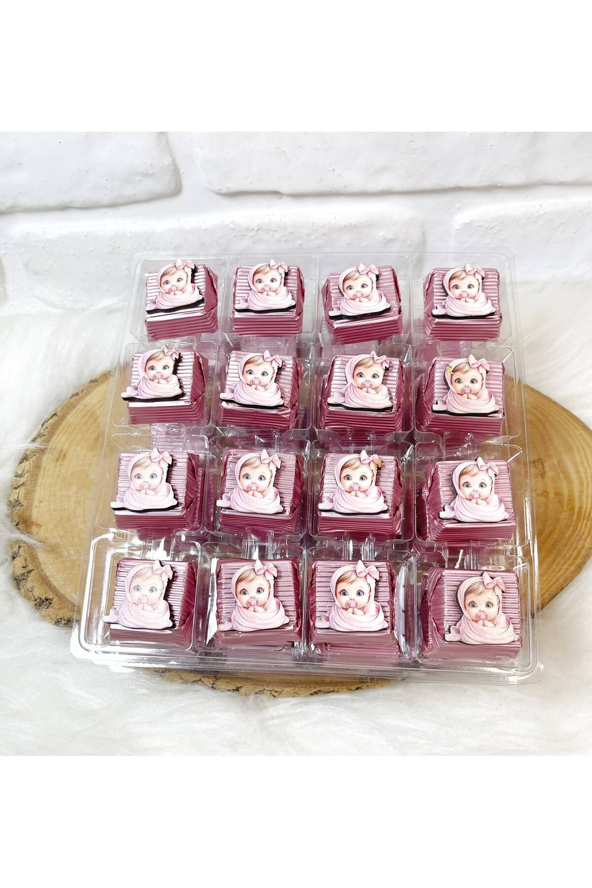 50 Adet (yaklaşık 1 Kg) Kız Bebek Temalı Ahşap Figürlü Kız Bebek Hoşgeldin-Doğumgünü Hediyelik Kalın Madlen Çikolata - Görsel 3