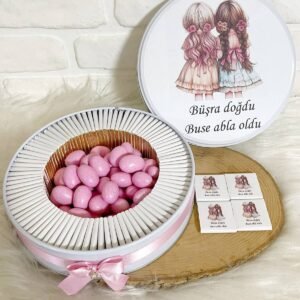 50 Adet+200 Gr Drajeli Kız Kardeşler Temalı İsme Özel Hoşgeldin Kız Bebek Hediyelik Çikolata