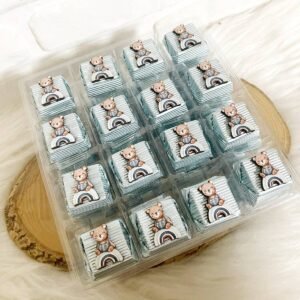 50 Adet (yaklaşık 1 Kg) Gökkuşağında Oturan Ayıcık Ahşap Figürlü Erkek Bebek Hoşgeldin-Doğumgünü Hediyelik Kalın Madlen Çikolata