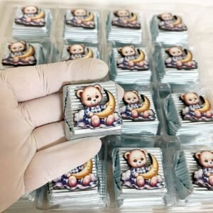 50 Adet (yaklaşık 1 Kg) Ayda Ayıcık Temalı Ahşap Figürlü Erkek Bebek Hoşgeldin-Doğumgünü Hediyelik Kalın Madlen Çikolata