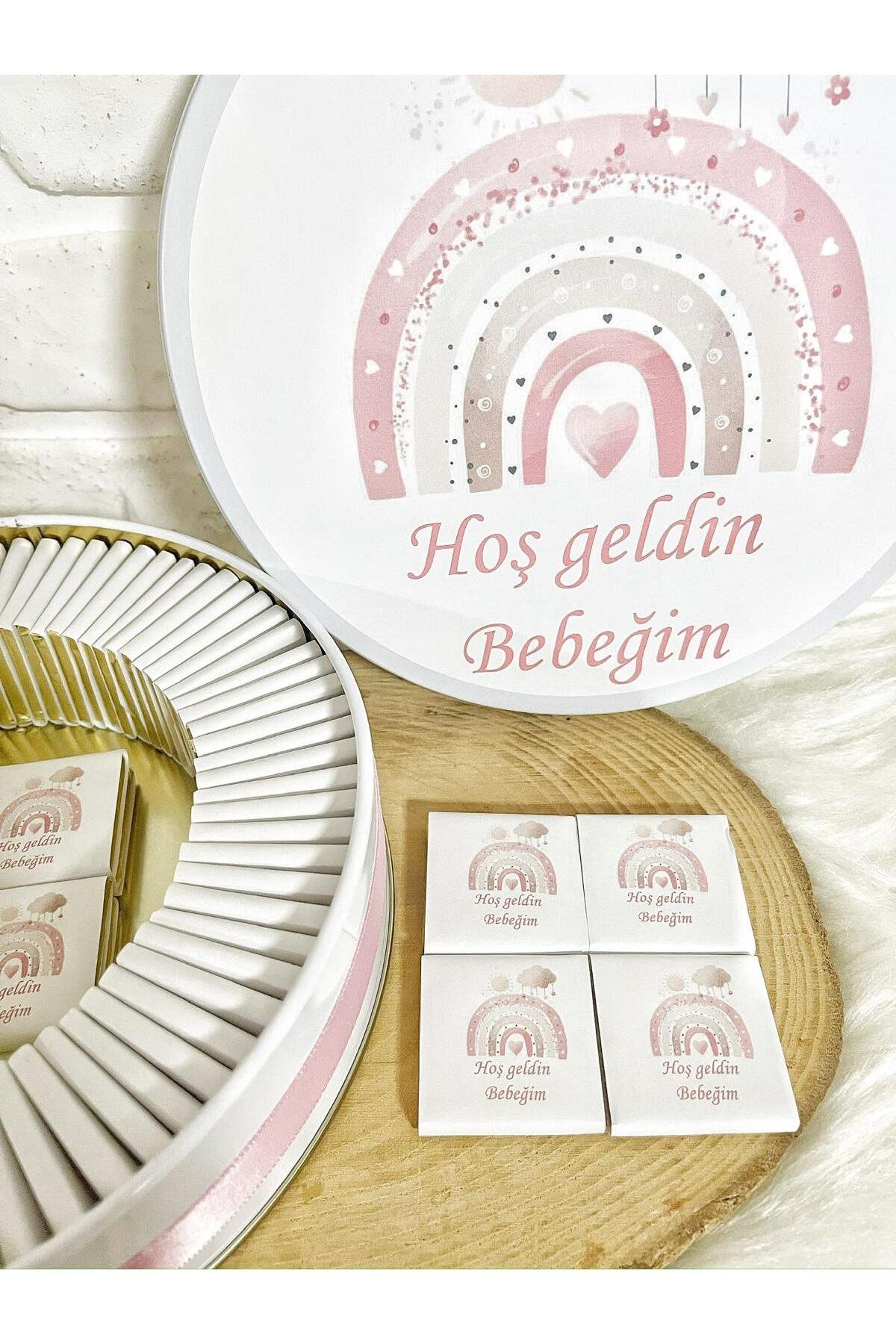 80 Adet Pudra Bulutlu Gökkusağı Temalı İsme Özel Hoşgeldin Kız Bebek Hediyelik Çikolata - Görsel 3