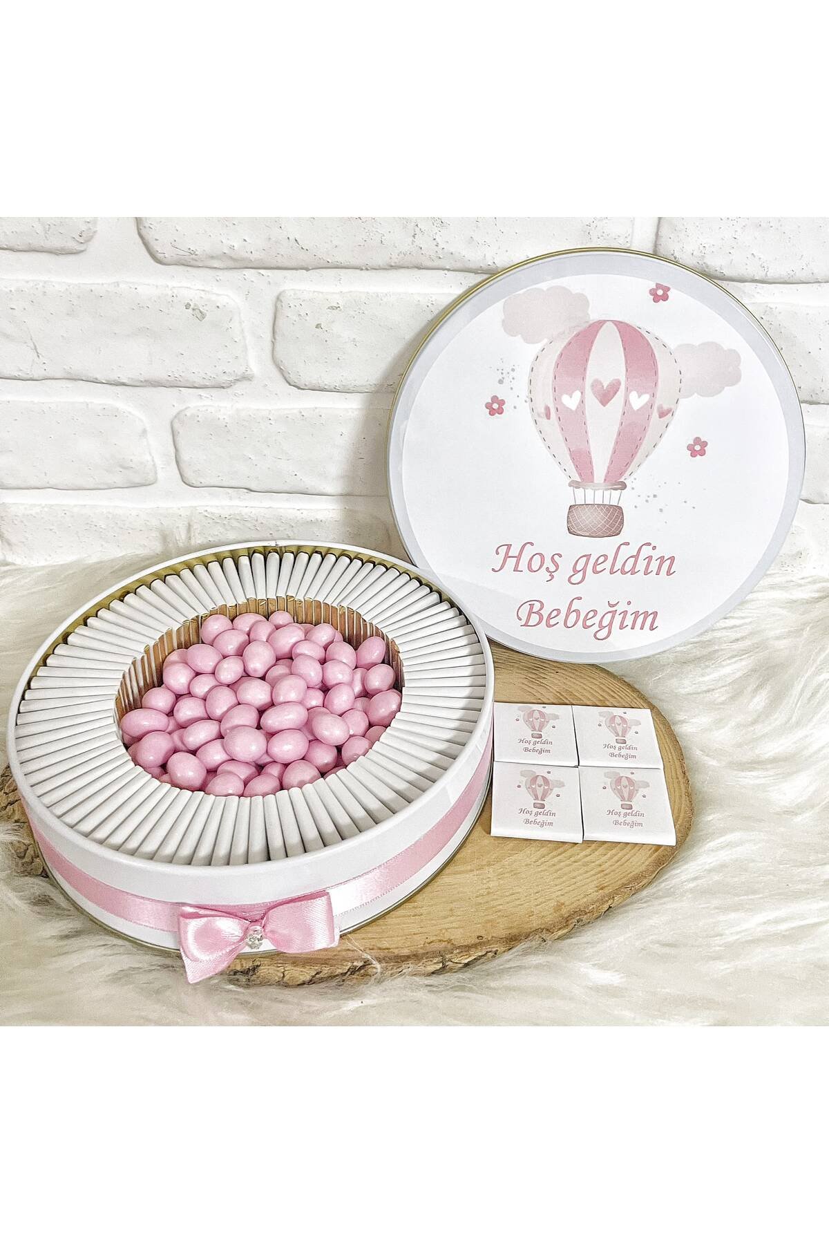 50 Adet + 200 Gram Draje Pembe Uçan Balon Temalı İsme Özel Hoşgeldin Kız Bebek Hediyelik Çikolata - Görsel 2