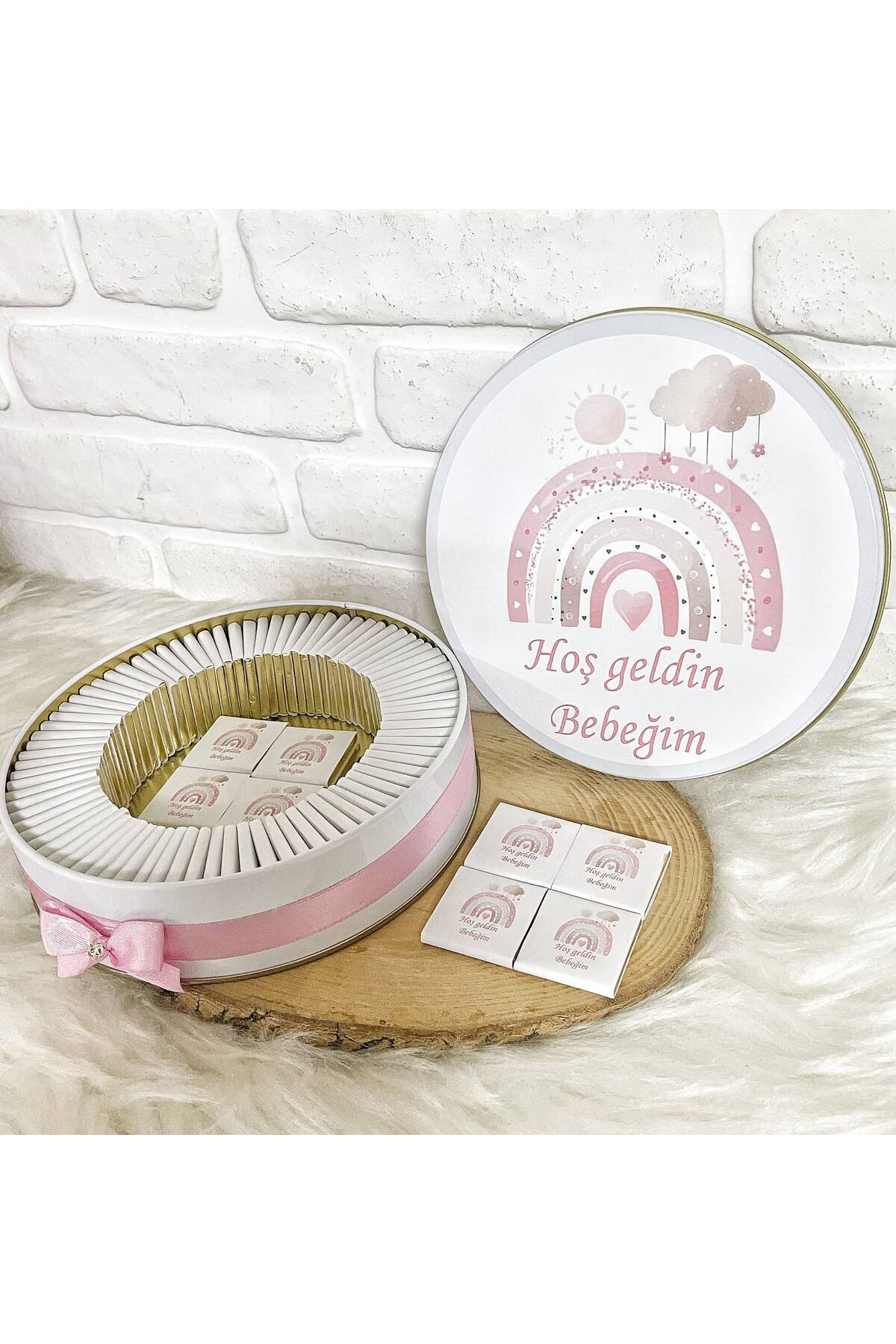 150 Adet Pudra Bulutlu Gökkusağı Temalı İsme Özel Hoşgeldin Kız Bebek Hediyelik Çikolata