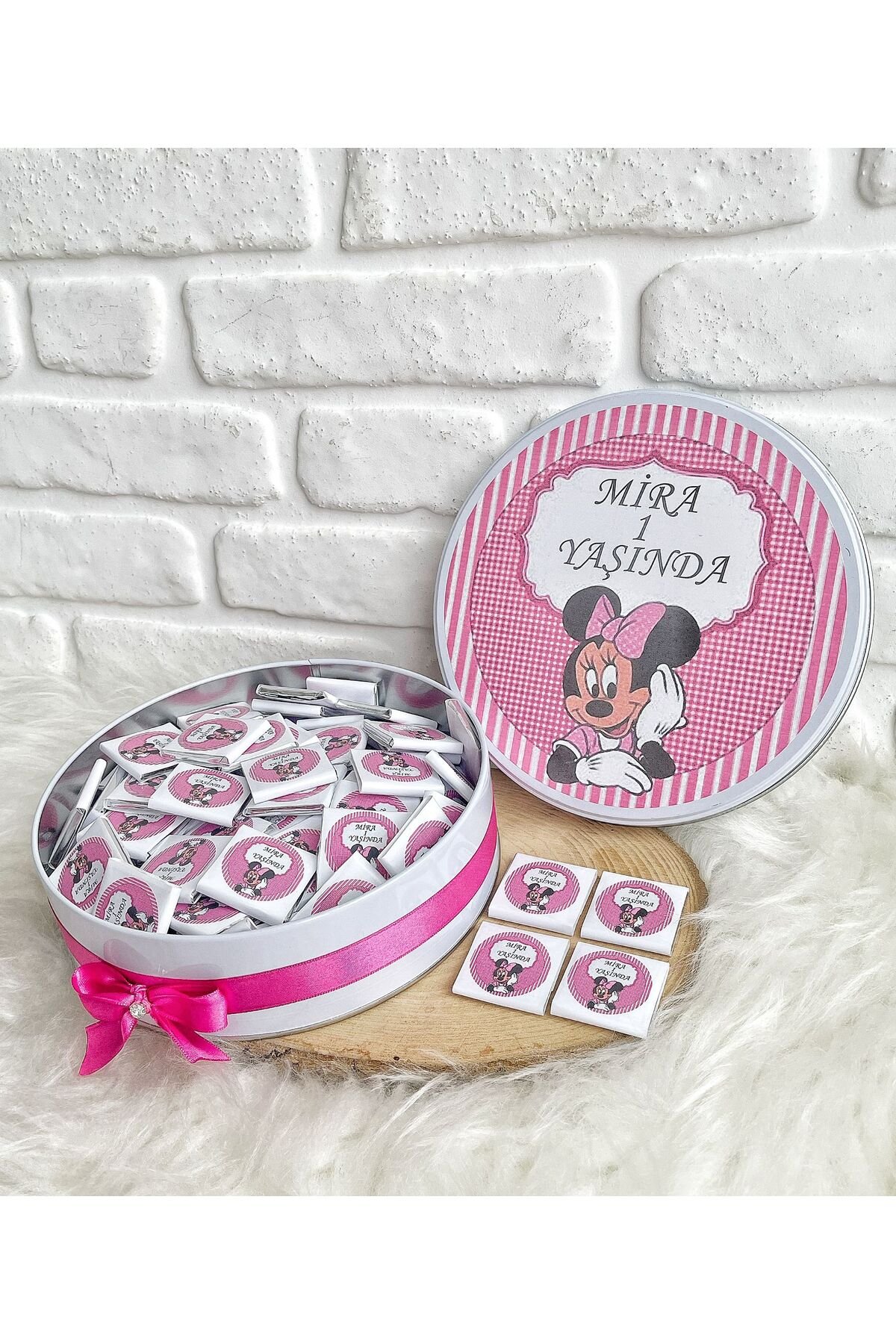 100 Adet Mickey Mouse Temalı İsme Hoşgeldin-Doğumgünü Kız Bebek Hediyelik Çikolata