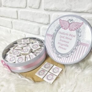 100 Adet Pembe Çerçeveli Melek Kanadı Temalı İsme Özel Hoşgeldin Kız Bebek Hediyelik Çikolata