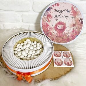 80 Adet+200 Gr Draje Ormanda Aslan Temalı İsme Özel Hoşgeldin Erkek Bebek Hediyelik Çikolata
