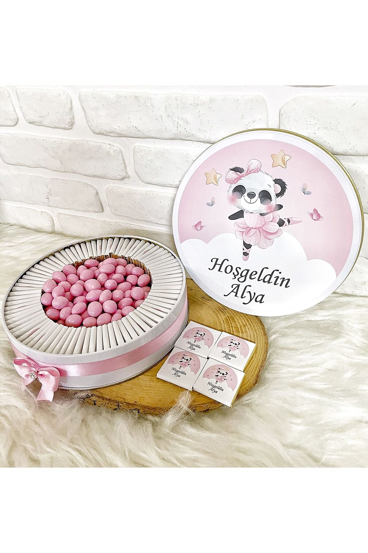 80 Adet+200 Gr Drajeli Pembe Panda Temalı İsme Özel Hoşgeldin Doğumgünü Kız Bebek Hediyelik Çikolata