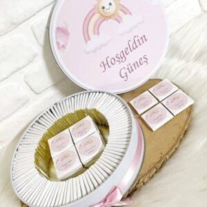 50 Adet Güneş Temalı İsme Özel Hoşgeldin Kız Bebek Hediyelik Çikolata