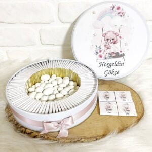 100 Adet+200 Gr Drajeli Salıncaklı Ayıcık Temalı İsme Özel Hoşgeldin Kız Bebek Hediyelik Çikolata