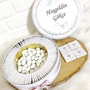 80 Adet+200 Gr Drajeli Dönenceli Pembe Atlı Karınca Temalı İsme Özel Hoşgeldin Kız Bebek Hediyelik Çikolata