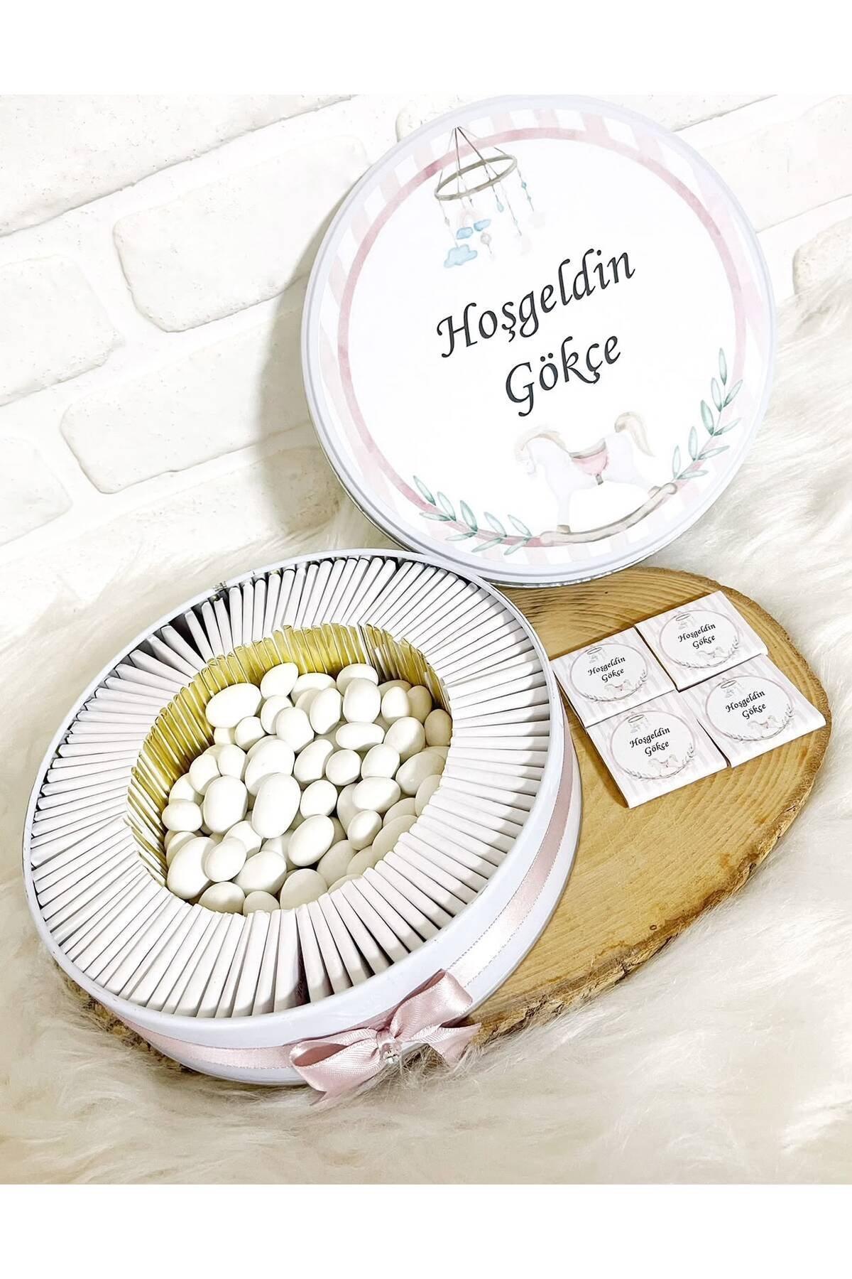100 Adet+200 Gr Drajeli Dönenceli Pembe Atlı Karınca Temalı İsme Özel Hoşgeldin Kız Bebek Hediyelik Çikolata