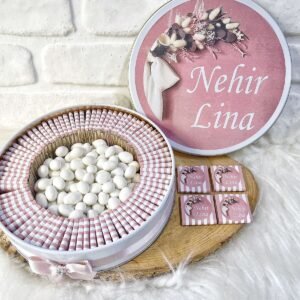 50 Adet+200 Gr Drajeli Pudra Çiçek Temalı İsme Özel Hoşgeldin Kız Bebek Hediyelik Çikolata