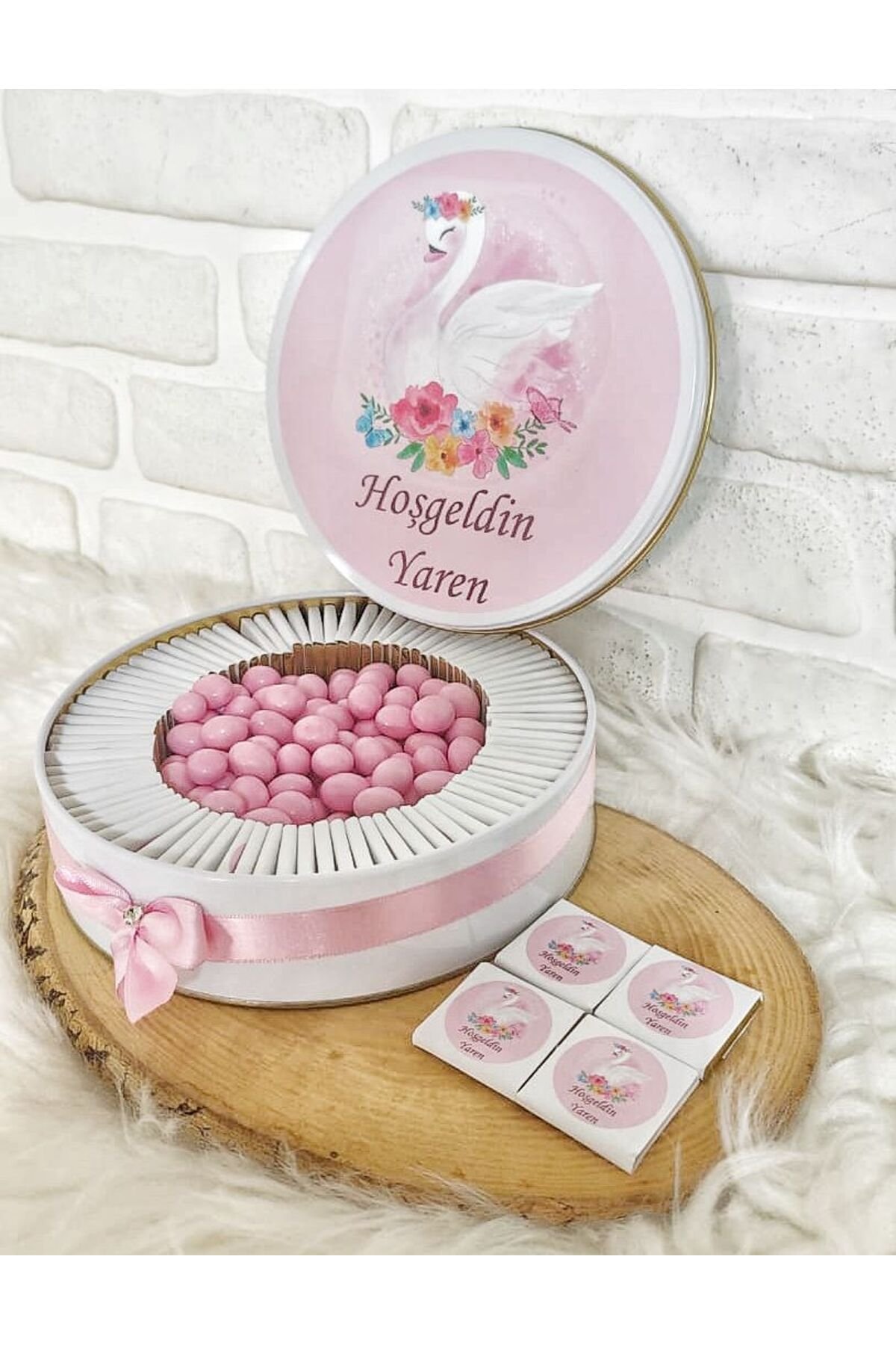 200 Adet+200 Gr Drajeli Kuğu Temalı İsme Özel Kız Bebek Hoşgeldin Doğumgünü Hediyelik Çikolata - Görsel 2