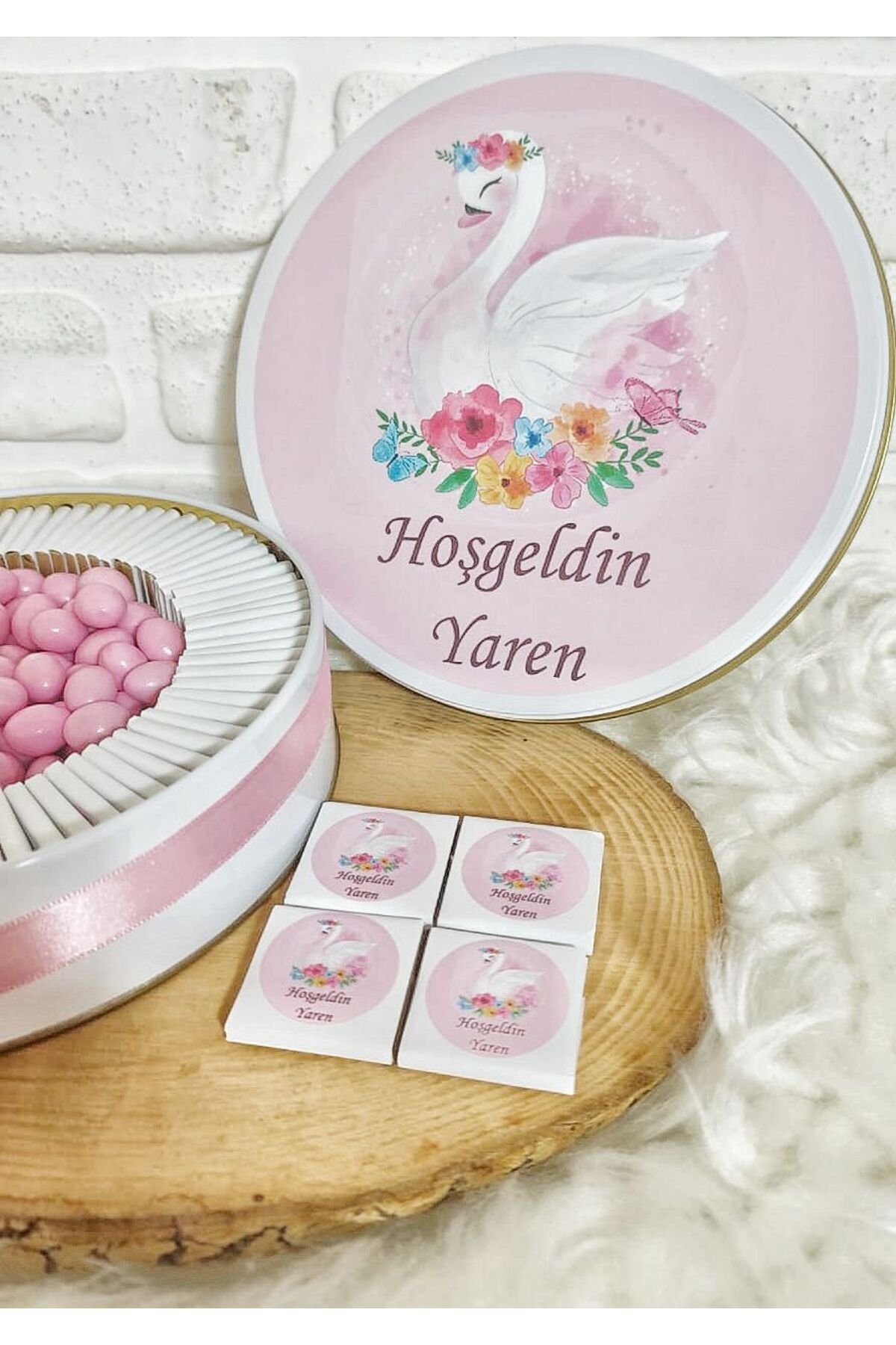 200 Adet+200 Gr Drajeli Kuğu Temalı İsme Özel Kız Bebek Hoşgeldin Doğumgünü Hediyelik Çikolata - Görsel 3