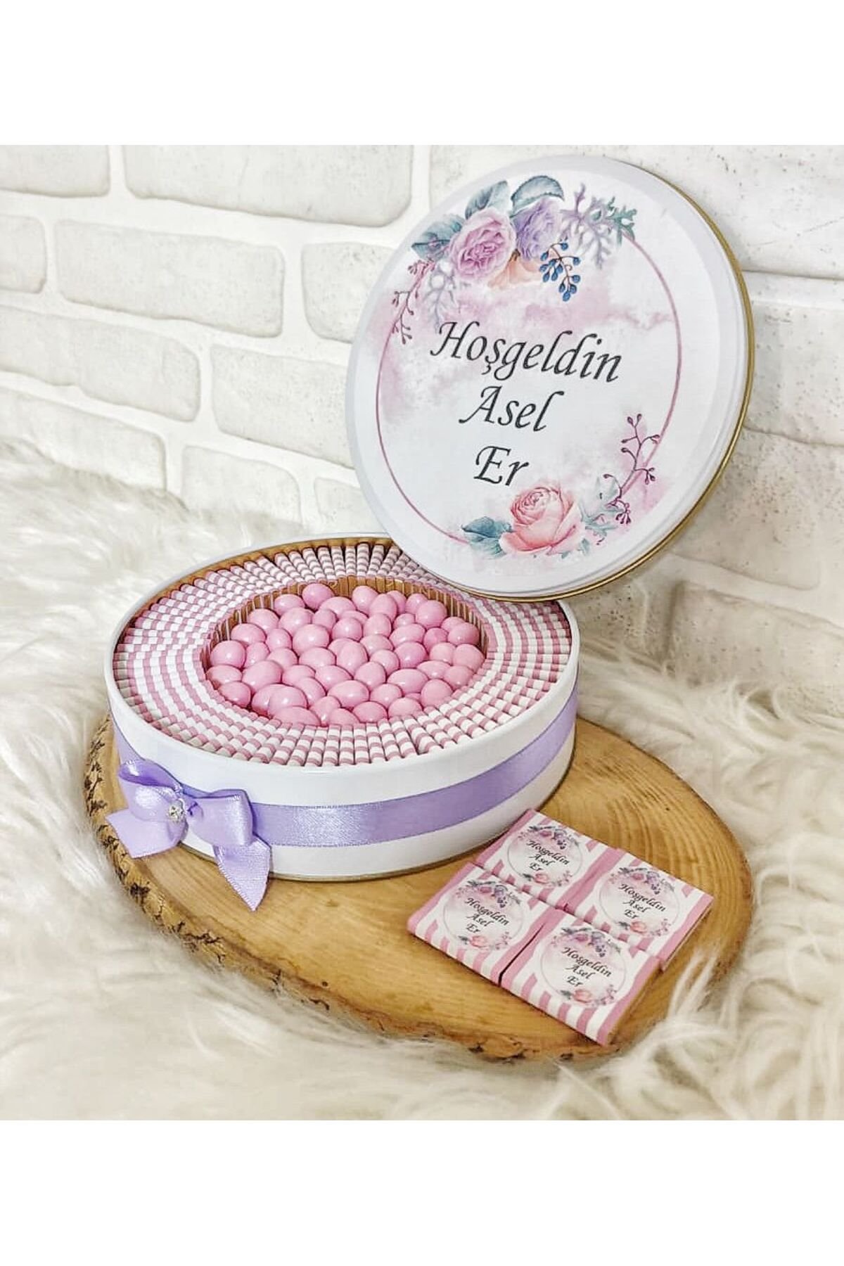 50 Adet+200 Gr Drajeli Lila Çiçek Temalı İsme Özel Kız Bebek Hoşgeldin Hediyelik Çikolata