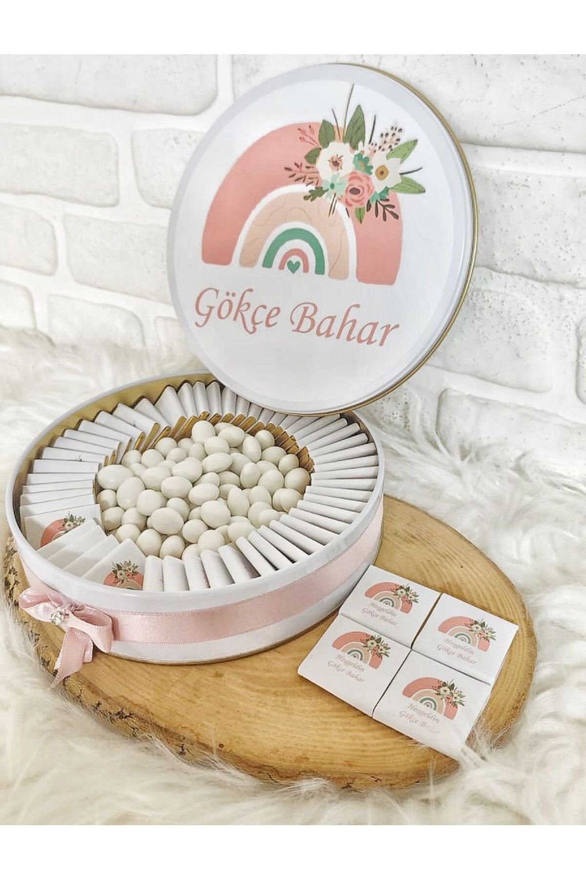 80 Adet+200 Gr Drajeli Çiçekli Gökkuşağı Temalı İsme Özel Kız Bebek Hoşgeldin Doğumgünü Hediyelik Çi